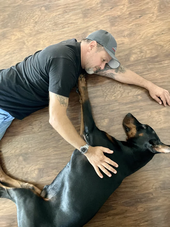 Eric and Axl, cheek to cheek